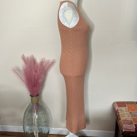 House of Harlow 1960 • crochet high neck bodycon sleeveless midi dress - Picture 4 of 11